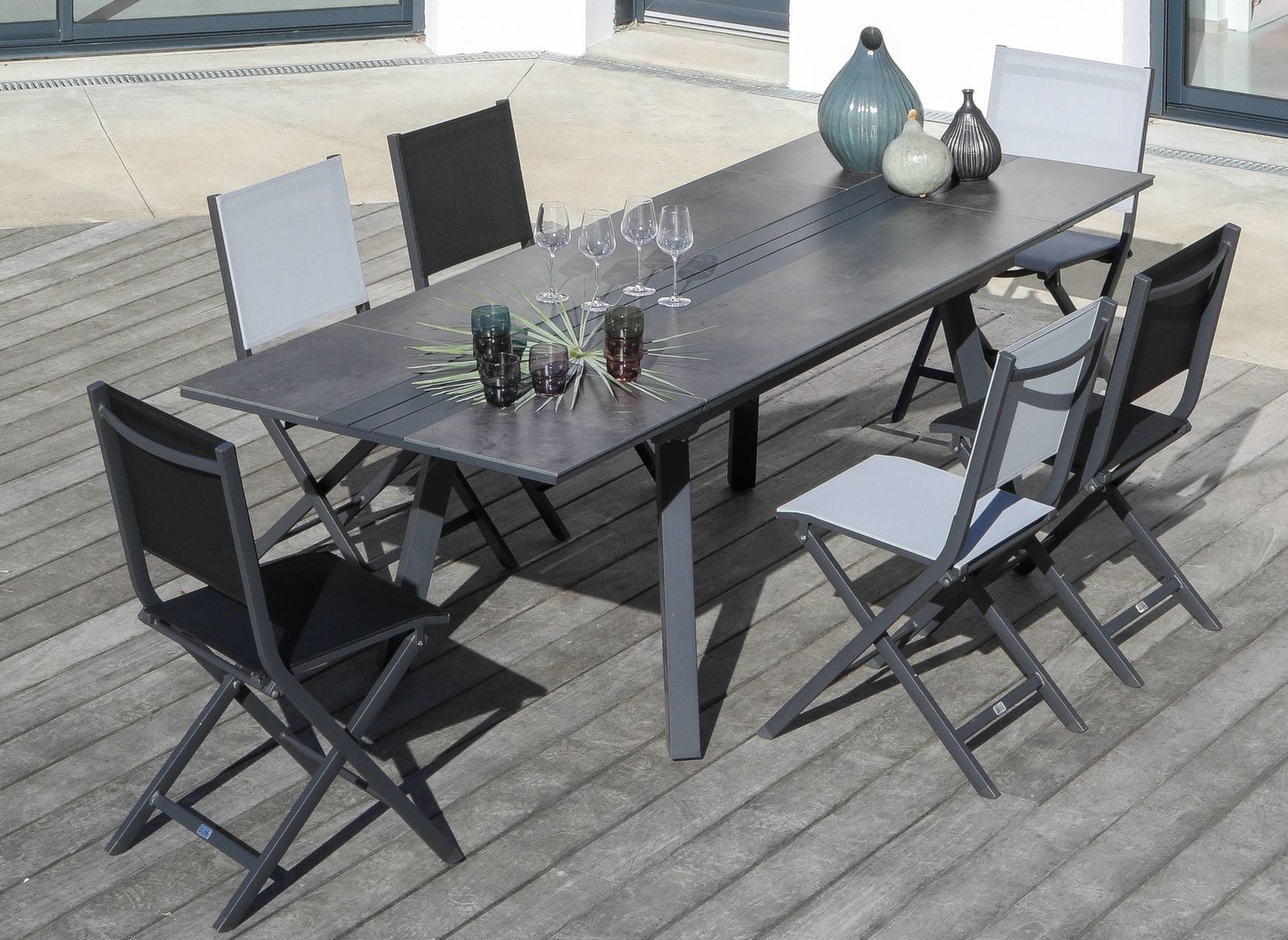 Table Zoza Fundermax® 150/200/250 cm + 6 chaises Thema